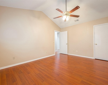 3231 E Heatherock Circle - Photo Thumbnail 24