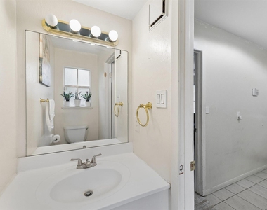 7511 Theisswood Road - Photo Thumbnail 10