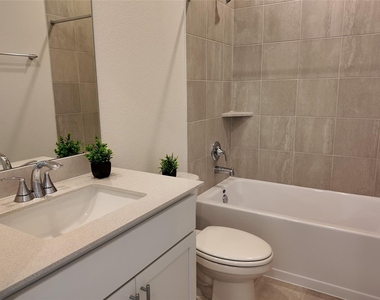 14312 Grey Pointe Curt - Photo Thumbnail 9