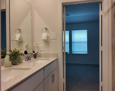 14312 Grey Pointe Curt - Photo Thumbnail 13