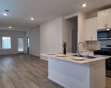 14312 Grey Pointe Curt - Photo Thumbnail 3