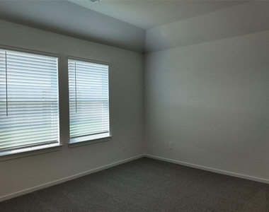 14312 Grey Pointe Curt - Photo Thumbnail 10