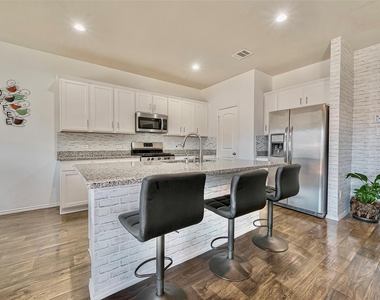 4110 Rapallo Ct - Photo Thumbnail 10