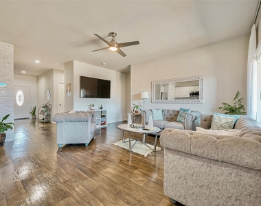 4110 Rapallo Ct - Photo Thumbnail 3