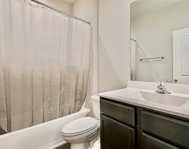 4110 Rapallo Ct - Photo Thumbnail 32
