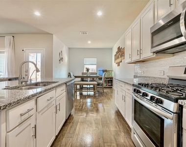 4110 Rapallo Ct - Photo Thumbnail 7