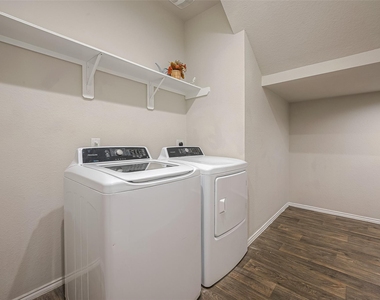 4110 Rapallo Ct - Photo Thumbnail 33