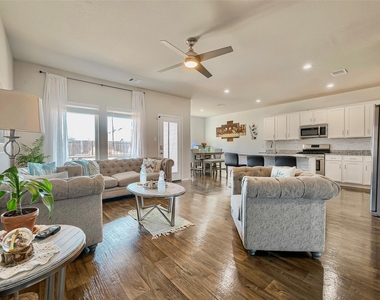 4110 Rapallo Ct - Photo Thumbnail 17
