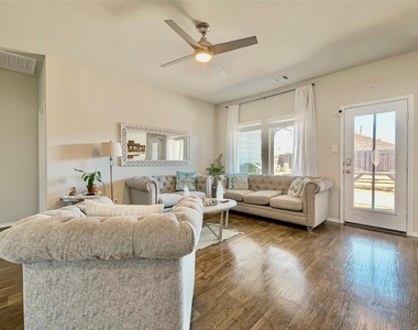 4110 Rapallo Ct - Photo Thumbnail 2