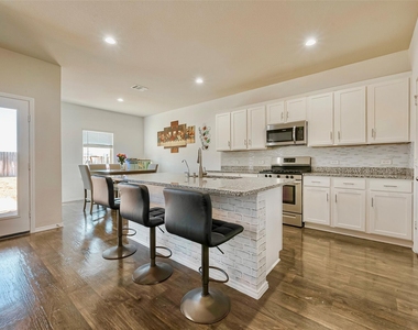 4110 Rapallo Ct - Photo Thumbnail 12
