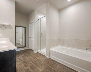 4110 Rapallo Ct - Photo Thumbnail 20
