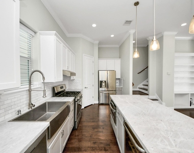1716 Stuart Street - Photo Thumbnail 20