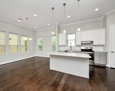 1716 Stuart Street - Photo Thumbnail 16