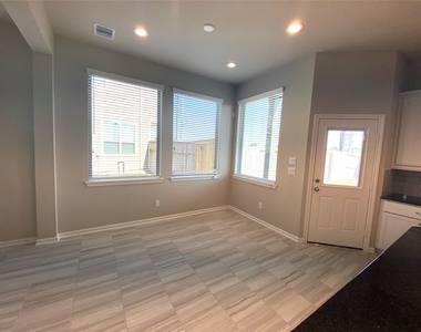 5255 Prairie Terrace Lane - Photo Thumbnail 6