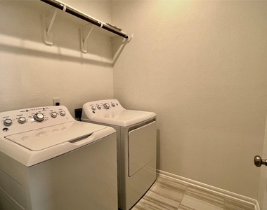 5255 Prairie Terrace Lane - Photo Thumbnail 20