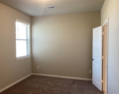 5255 Prairie Terrace Lane - Photo Thumbnail 14