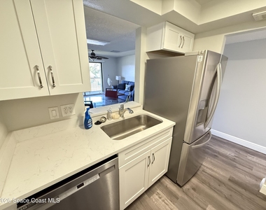 7101 Ridgewood Avenue - Photo Thumbnail 12