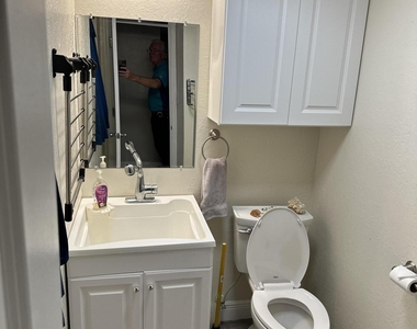 7101 Ridgewood Avenue - Photo Thumbnail 4