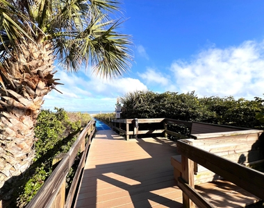 7101 Ridgewood Avenue - Photo Thumbnail 7