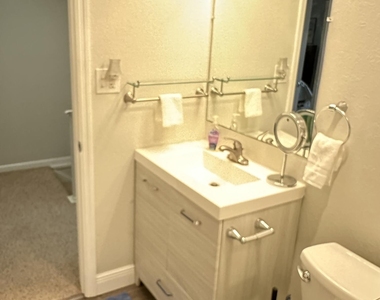 7101 Ridgewood Avenue - Photo Thumbnail 5