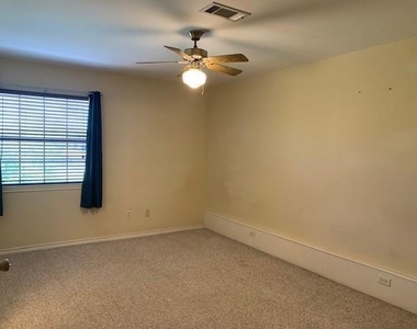1922 20th Street - Photo Thumbnail 16