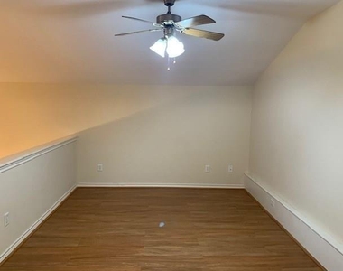 1922 20th Street - Photo Thumbnail 14