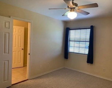 1922 20th Street - Photo Thumbnail 17