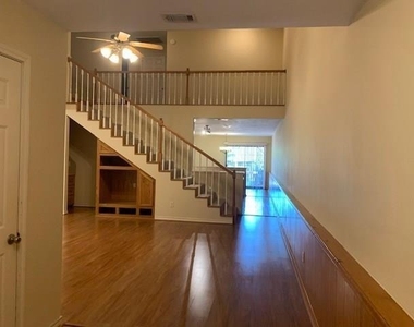 1922 20th Street - Photo Thumbnail 4