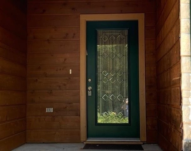 1922 20th Street - Photo Thumbnail 2