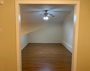 1922 20th Street - Photo Thumbnail 13