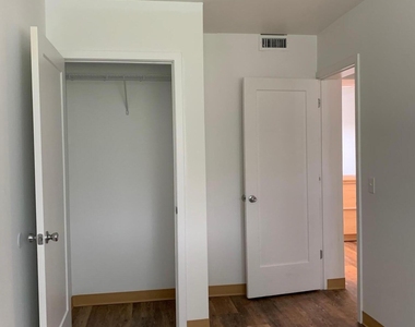 2421 Stone Street - Photo Thumbnail 9