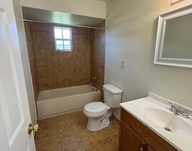 1630 Agnes Avenue Se - Photo Thumbnail 11