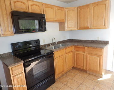 1630 Agnes Avenue Se - Photo Thumbnail 4