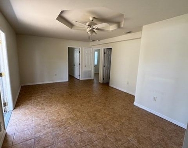 1630 Agnes Avenue Se - Photo Thumbnail 2