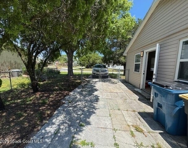 1630 Agnes Avenue Se - Photo Thumbnail 15