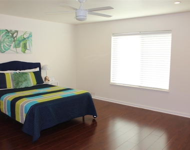 5343 Richmond Avenue - Photo Thumbnail 4