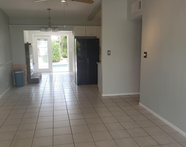 491 Third Avenue - Photo Thumbnail 3