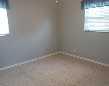 491 Third Avenue - Photo Thumbnail 10