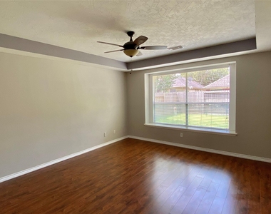 5602 Walkabout Way - Photo Thumbnail 13
