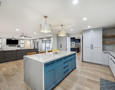 5339 Rutherglenn Drive - Photo Thumbnail 11