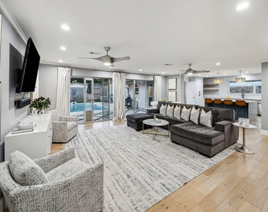 5339 Rutherglenn Drive - Photo Thumbnail 6