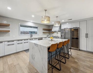 5339 Rutherglenn Drive - Photo Thumbnail 9