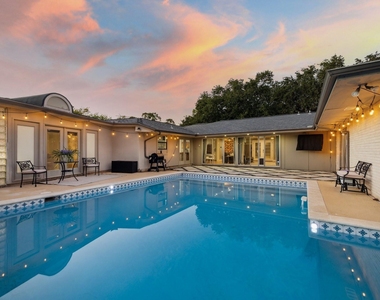 5339 Rutherglenn Drive - Photo Thumbnail 2