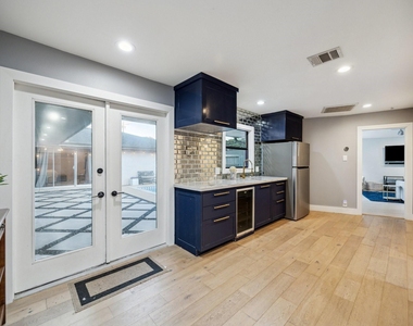 5339 Rutherglenn Drive - Photo Thumbnail 12