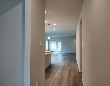 16241 Parish Pointe Court - Photo Thumbnail 3