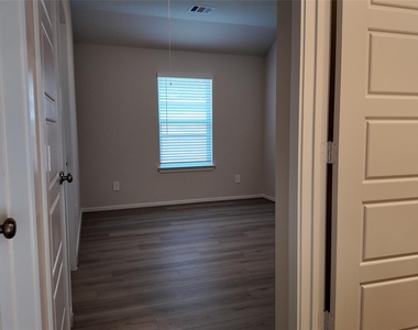 16241 Parish Pointe Court - Photo Thumbnail 12