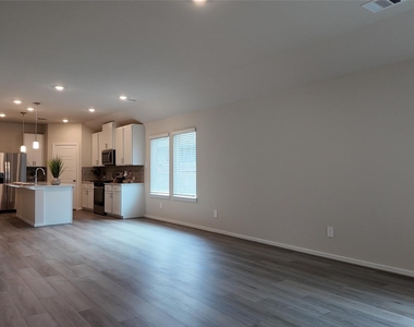 16241 Parish Pointe Court - Photo Thumbnail 8