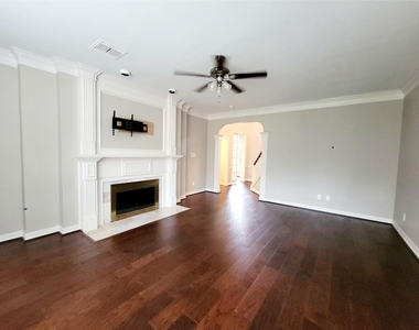 4831 Whitby Circle - Photo Thumbnail 2