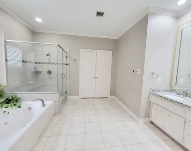 4831 Whitby Circle - Photo Thumbnail 3