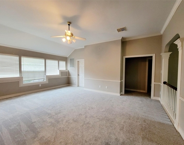 4831 Whitby Circle - Photo Thumbnail 6